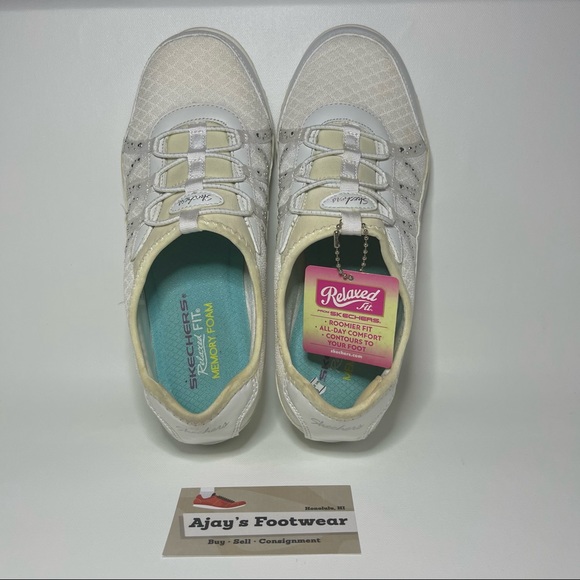 Skechers White Relaxed Fit Memory Foam Slip On Women’s 6.5 Shoes 22525 - Picture 6 of 11